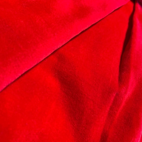 Beautiful Baby Girls Red Velvet Dress Size 24 Months - Picture 3 of 7